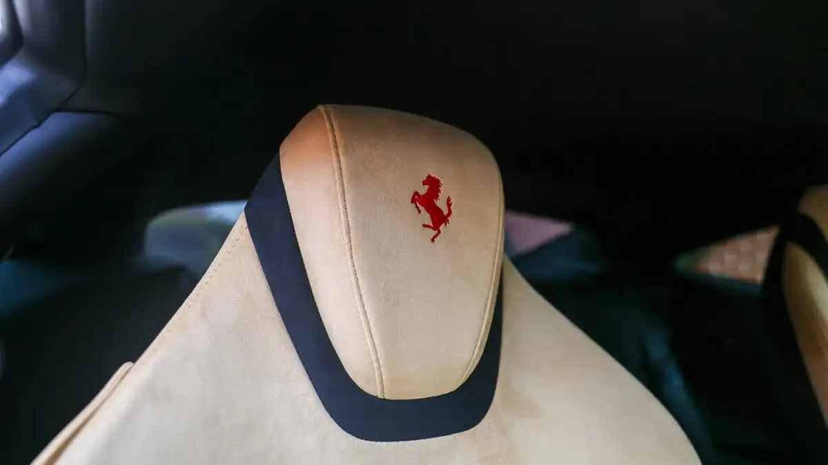 2022-ferrari-roma-38t-v8-f1-dct-ss-620ps-coupe-big-35