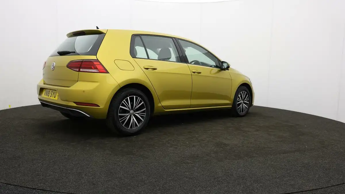 2018-volkswagen-golf-20tdi-se-nav-bmtss-hatchback-5d-dsg-big-24
