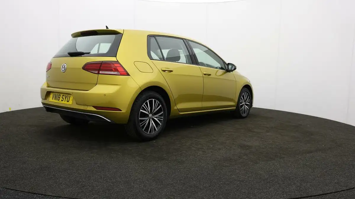 2018-volkswagen-golf-20tdi-se-nav-bmtss-hatchback-5d-dsg-big-76