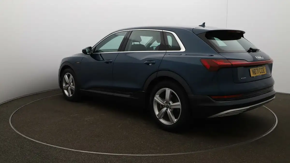 2021-audi-e-tron-50e-technik-station-wagon-big-55