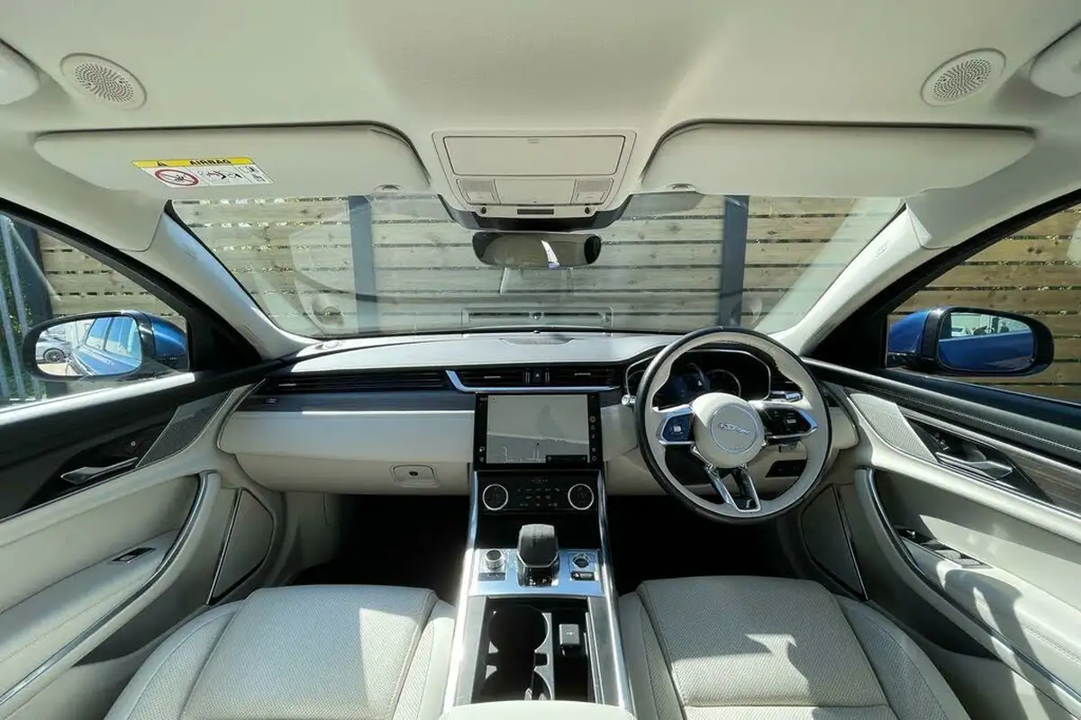 2021-jaguar-xf-20-p250-s-big-2
