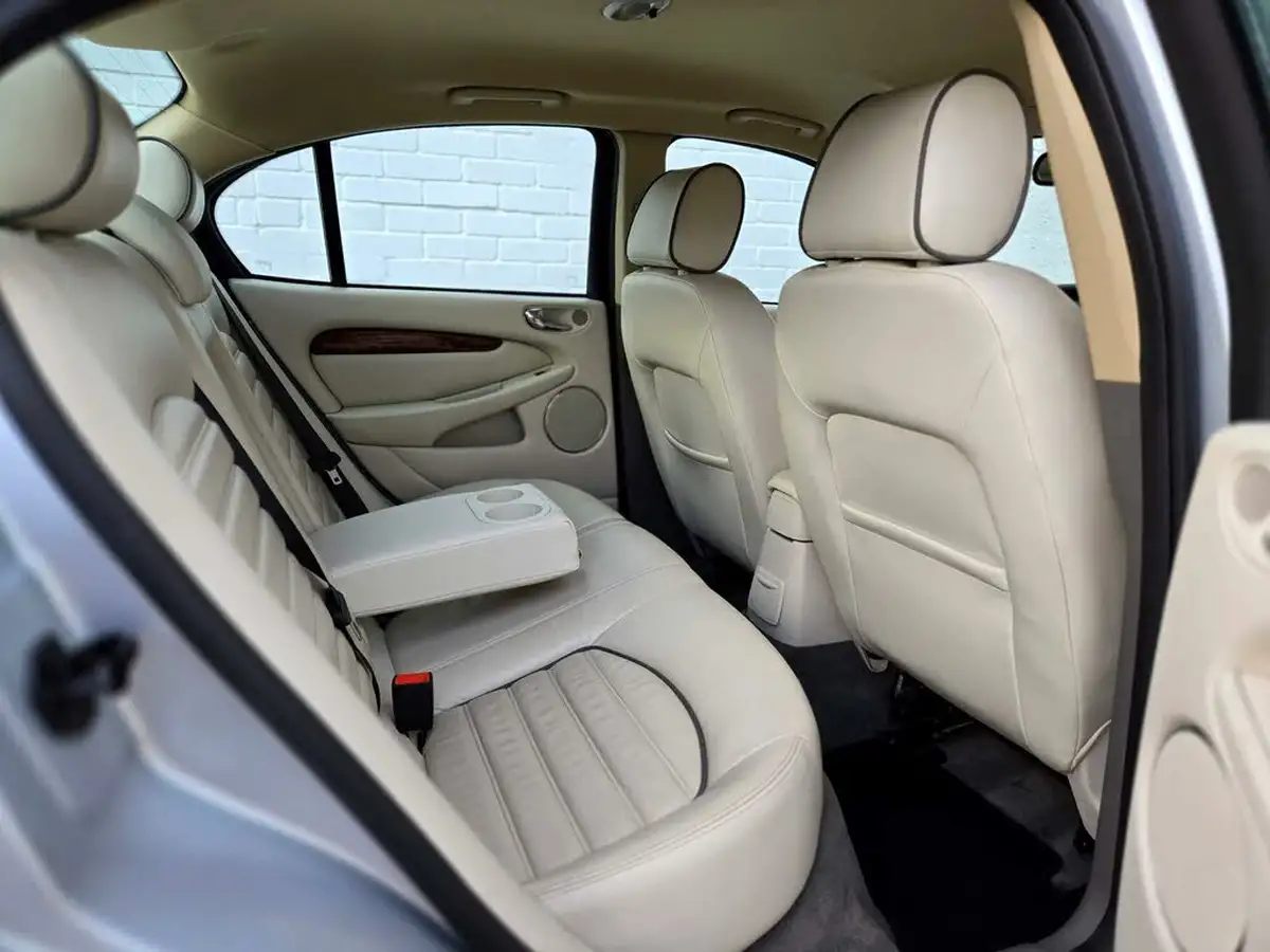 2008-jaguar-x-type-22td-sovereign-dpf-saloon-4d-auto-big-18