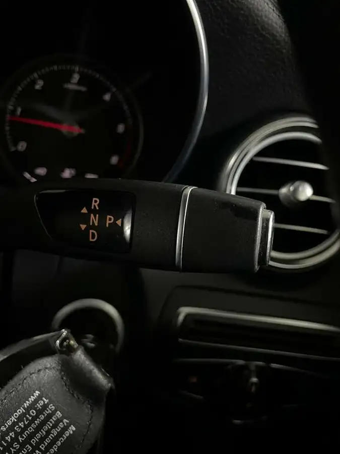 2015-mercedes-benz-c-class-21cdi-c250-amg-line-ss-saloon-4d-big-16