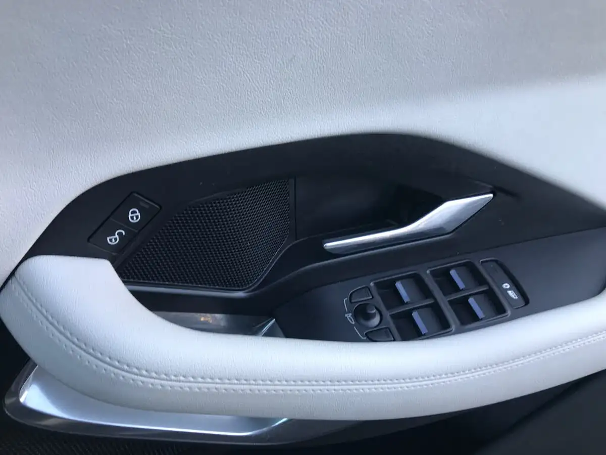 2019-jaguar-e-pace-20-i4d-r-dynamic-s-150ps-big-26