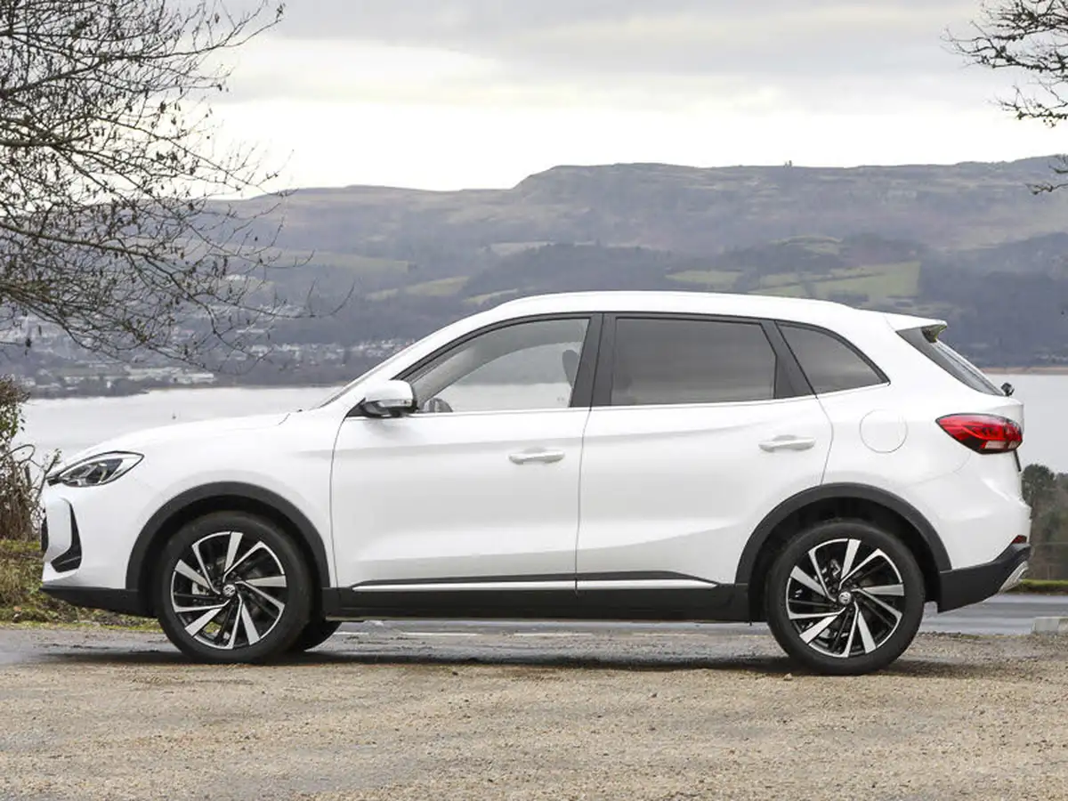 2024-mg-zs-suv-15-trophy-big-3