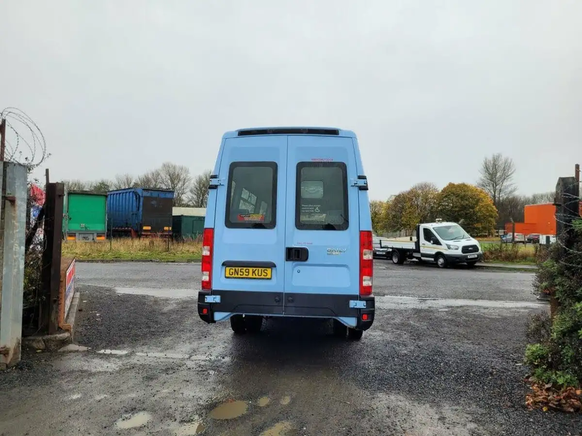 2009-iveco-daily-45c-class-big-6