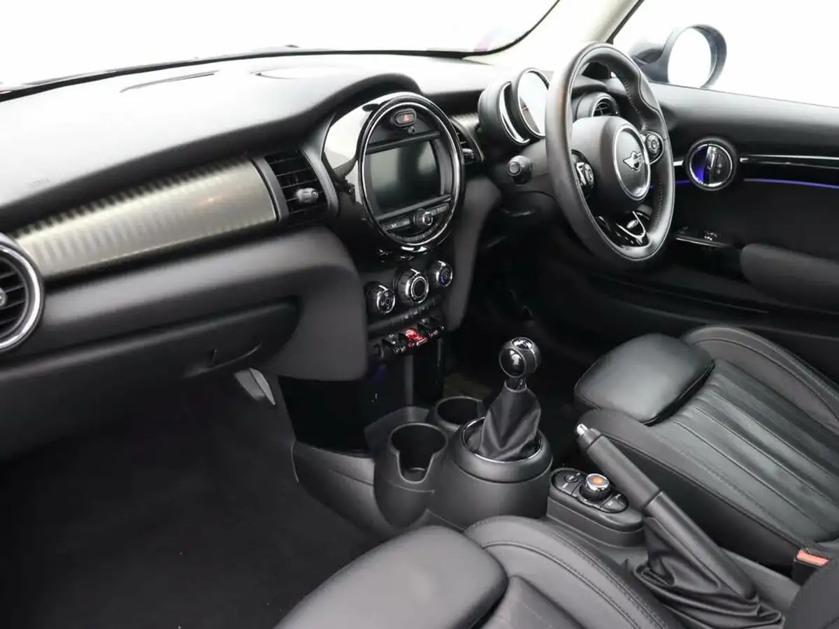 2019-mini-cooper-15-cooper-exclusive-134bhp-hatchback-3d-big-11