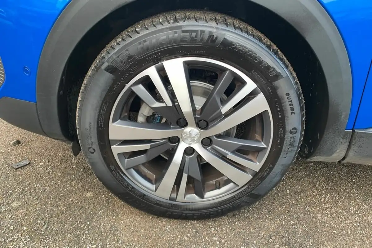 2021-peugeot-3008-suv-12-puretech-allure-premium-eat8-big-34