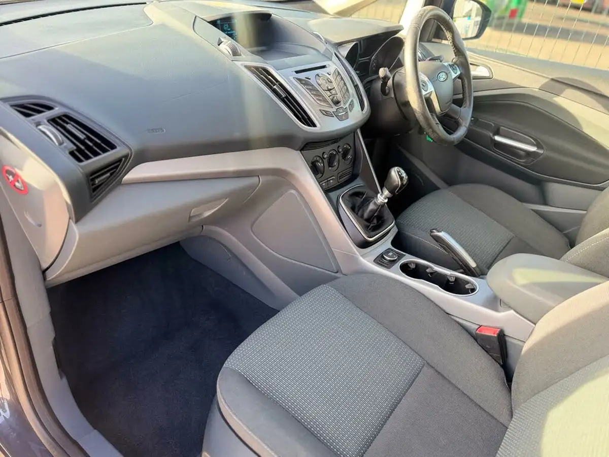 2014-ford-c-max-16tdci-zetec-big-33
