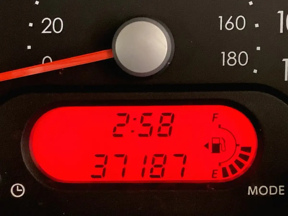 2014-suzuki-alto-10-sz4-auto-big-16