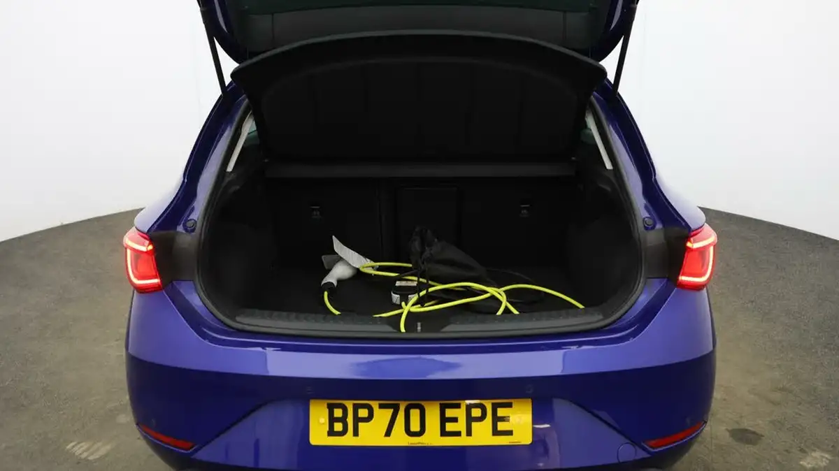 2020-seat-leon-14-e-hybrid-fr-hatchback-big-16