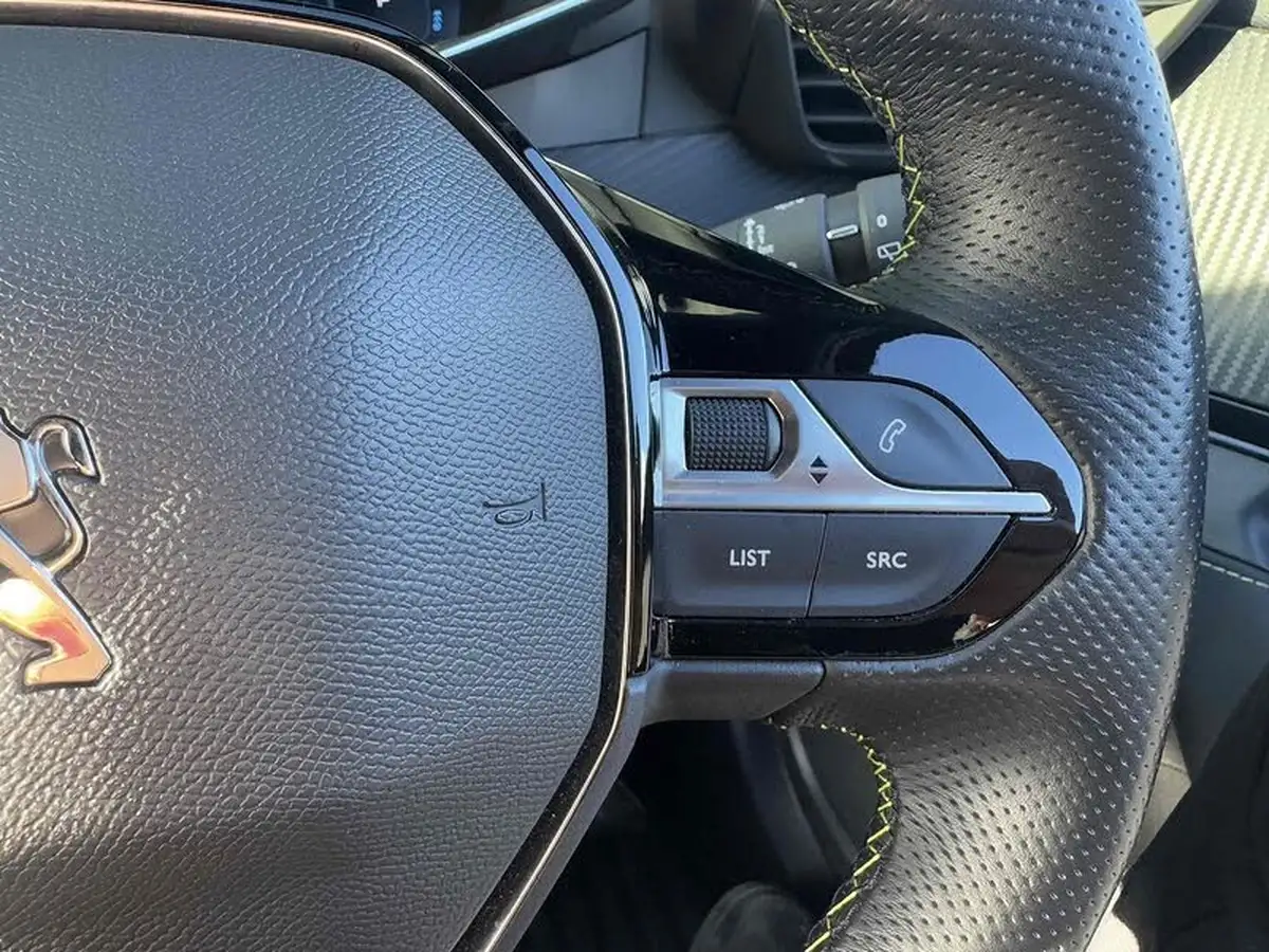 2020-peugeot-2008-suv-e-gt-big-41