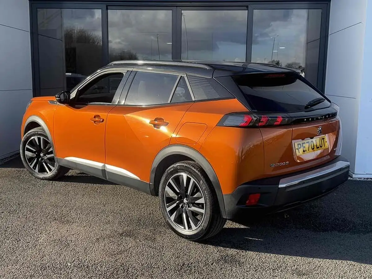 2020-peugeot-2008-suv-e-gt-big-15