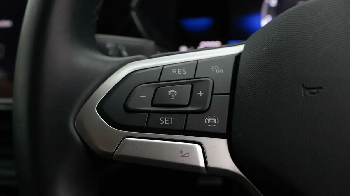 2024-volkswagen-t-cross-10-tsi-black-edition-110ps-big-23