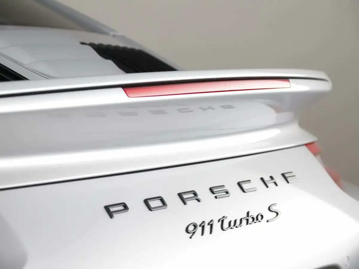 2016-porsche-911-38-turbo-s-coupe-big-43