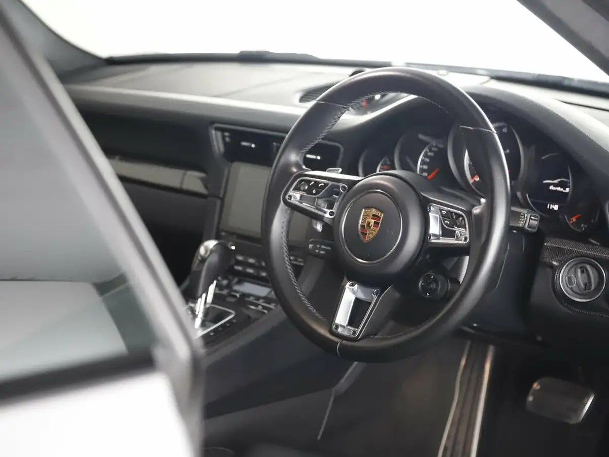 2016-porsche-911-38-turbo-s-coupe-big-19