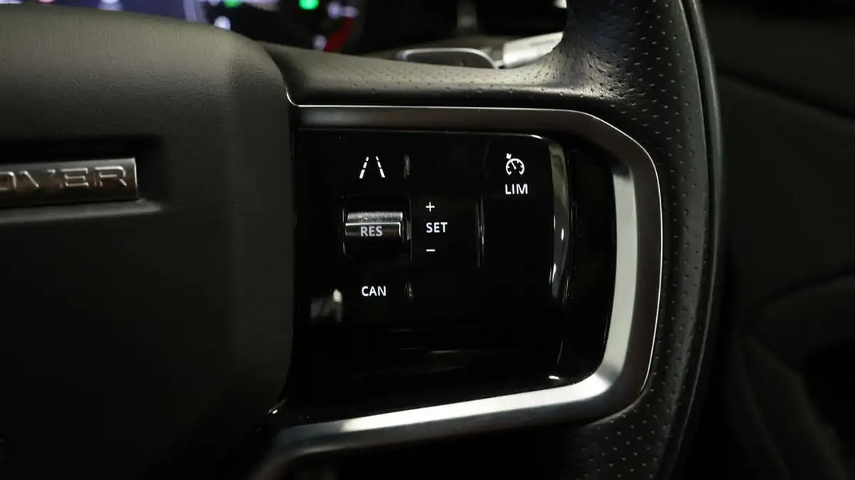 2021-land-rover-range-rover-evoque-15-p300e-r-dynamic-s-big-22