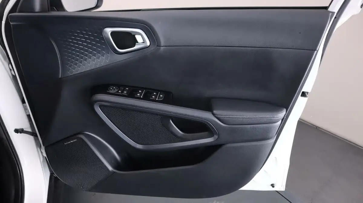 2022-kia-soul-ev-maxx-big-13