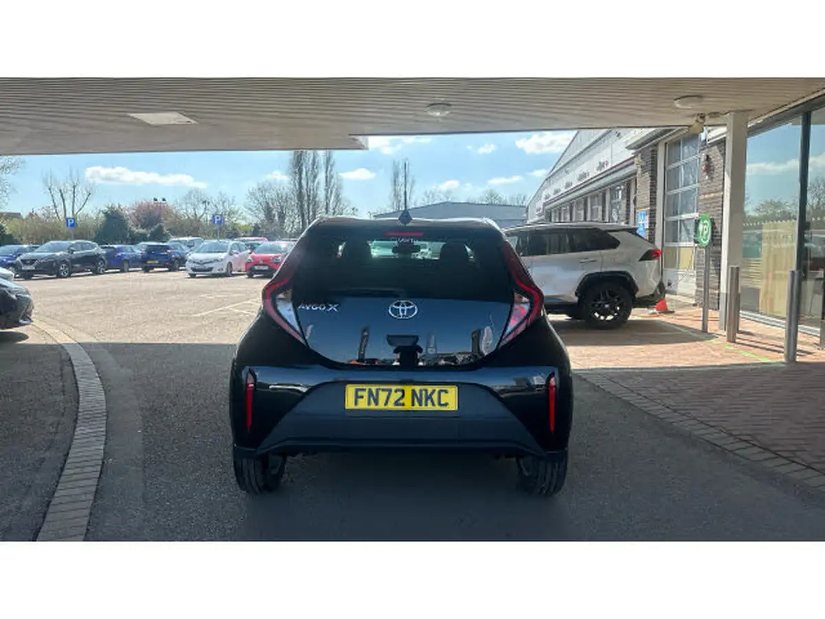 2022-toyota-aygo-x-10-vvt-i-pure-cvt-big-18