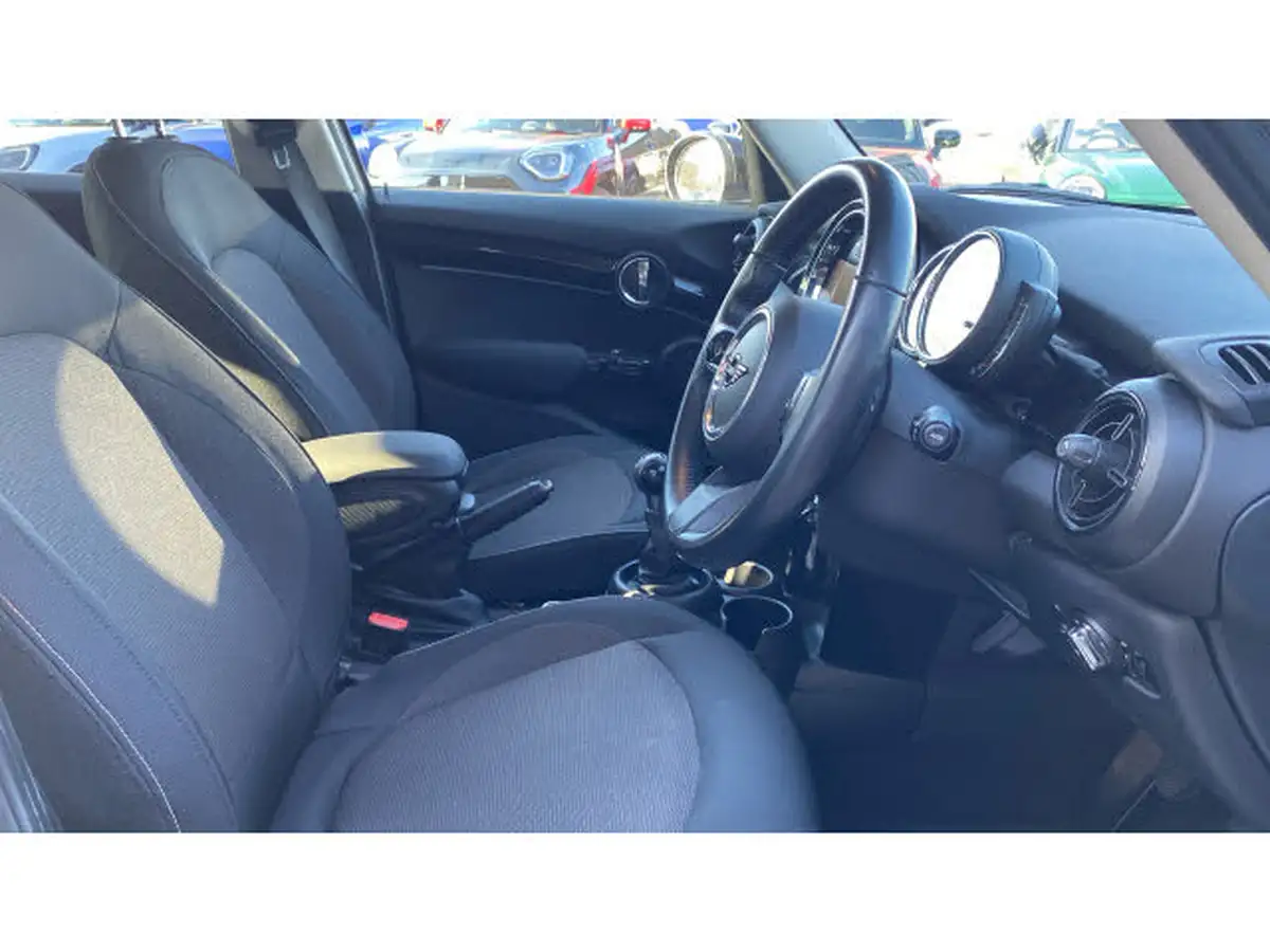 2021-mini-cooper-15-cooper-classic-hatchback-5d-big-10