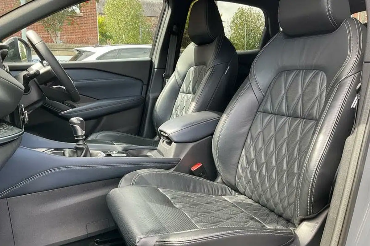 2021-nissan-qashqai-13-dig-t-tekna-big-18