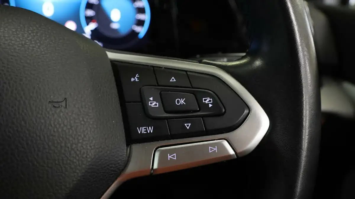 2020-volkswagen-golf-15-tsi-life-130ps-hatchback-big-21