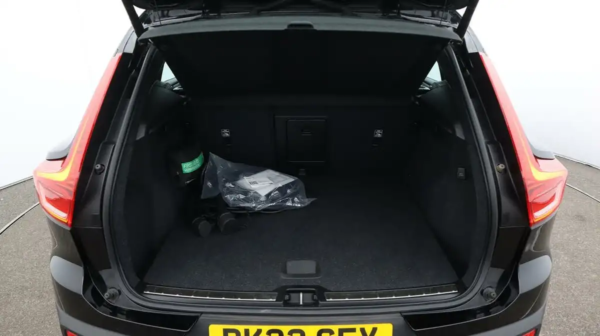 2021-volvo-xc40-15-t5-inscription-262bhp-big-17