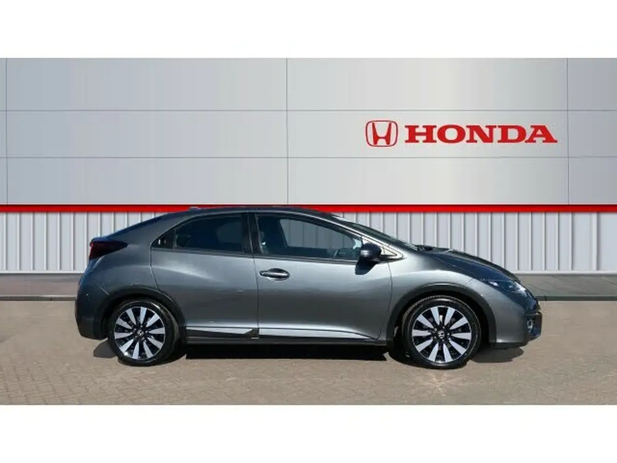2016-honda-civic-18-i-vtec-se-plus-navi-ss-hatchback-big-4