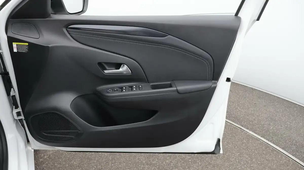 2022-vauxhall-corsa-e-elite-premium-big-15