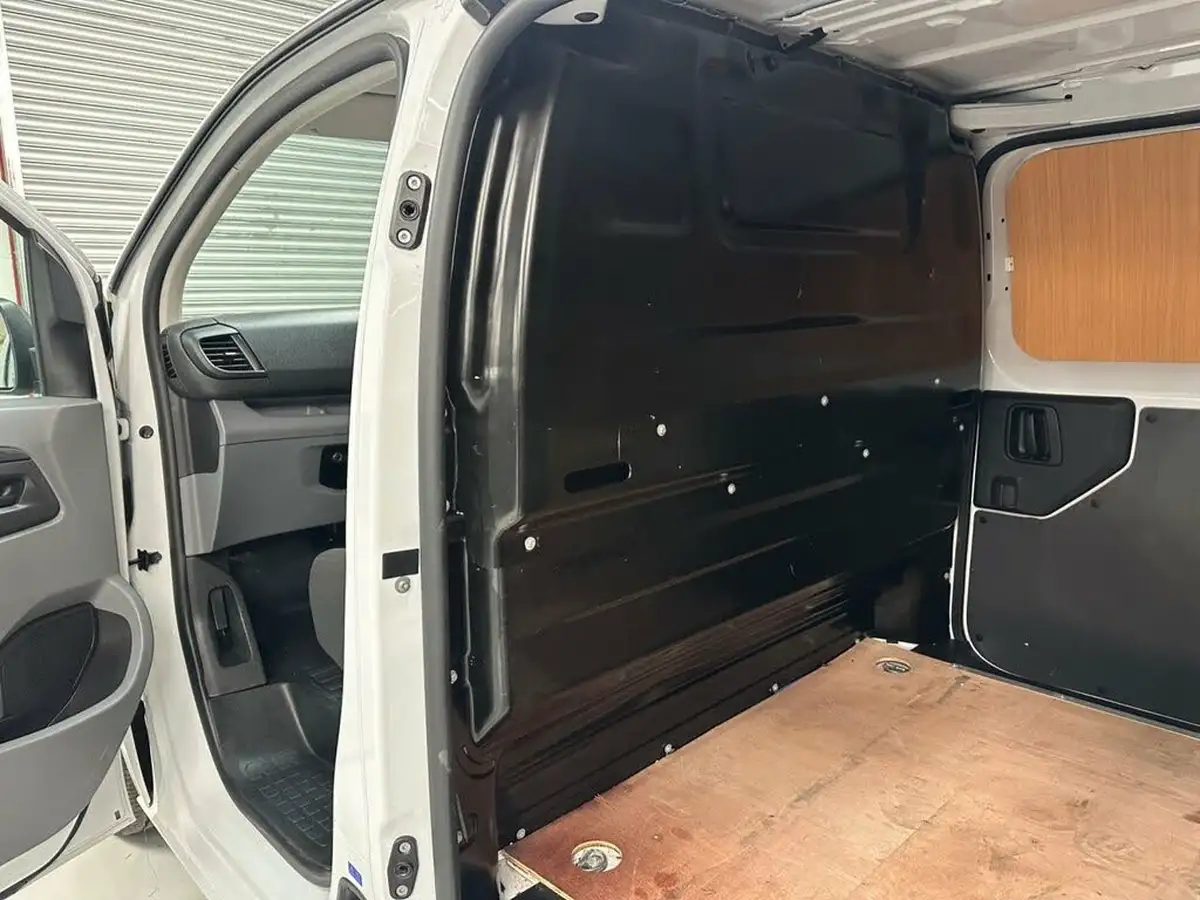 2022-vauxhall-vivaro-15td-2900-l2h1-dynamic-big-22