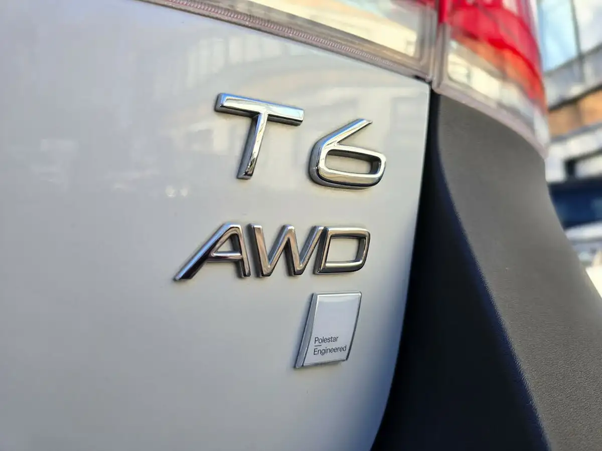 2014-volvo-xc70-30-t6-se-lux-304bhp-awd-big-68