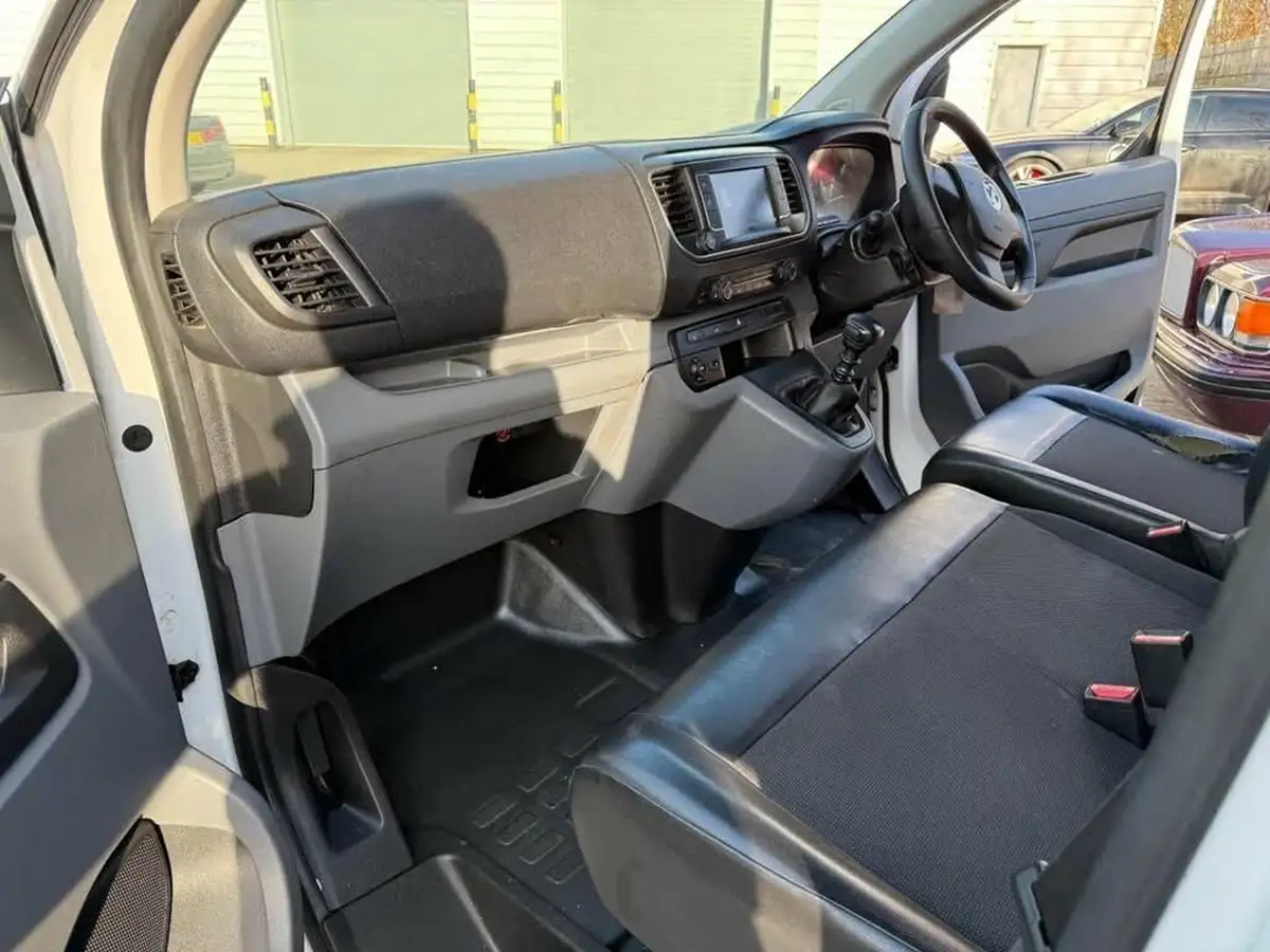 2020-vauxhall-vivaro-15td-2900-l2h1-dynamic-big-20