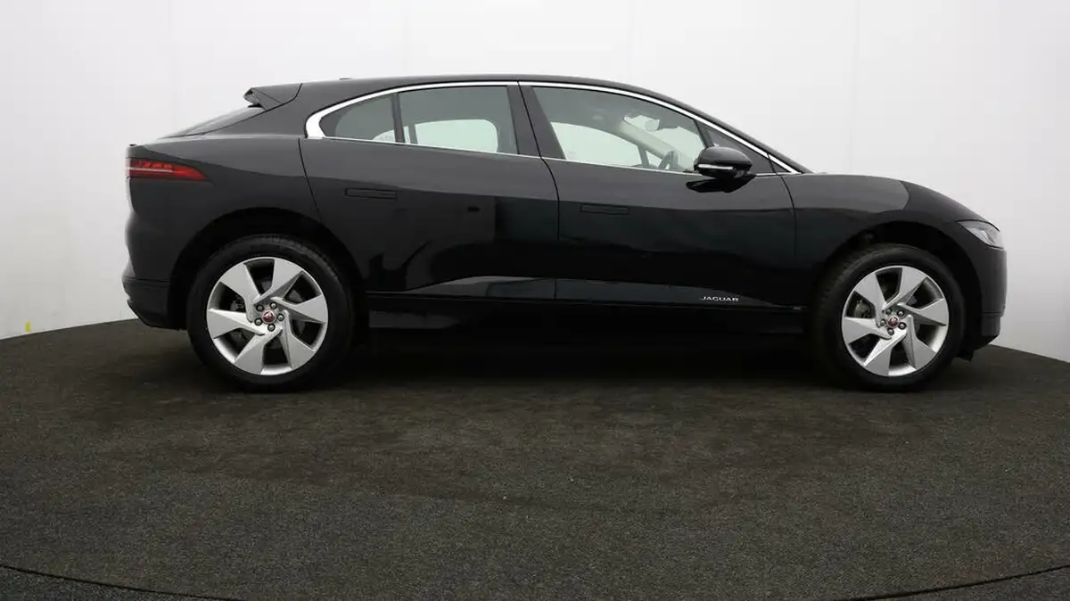 2021-jaguar-i-pace-ev400-se-big-32