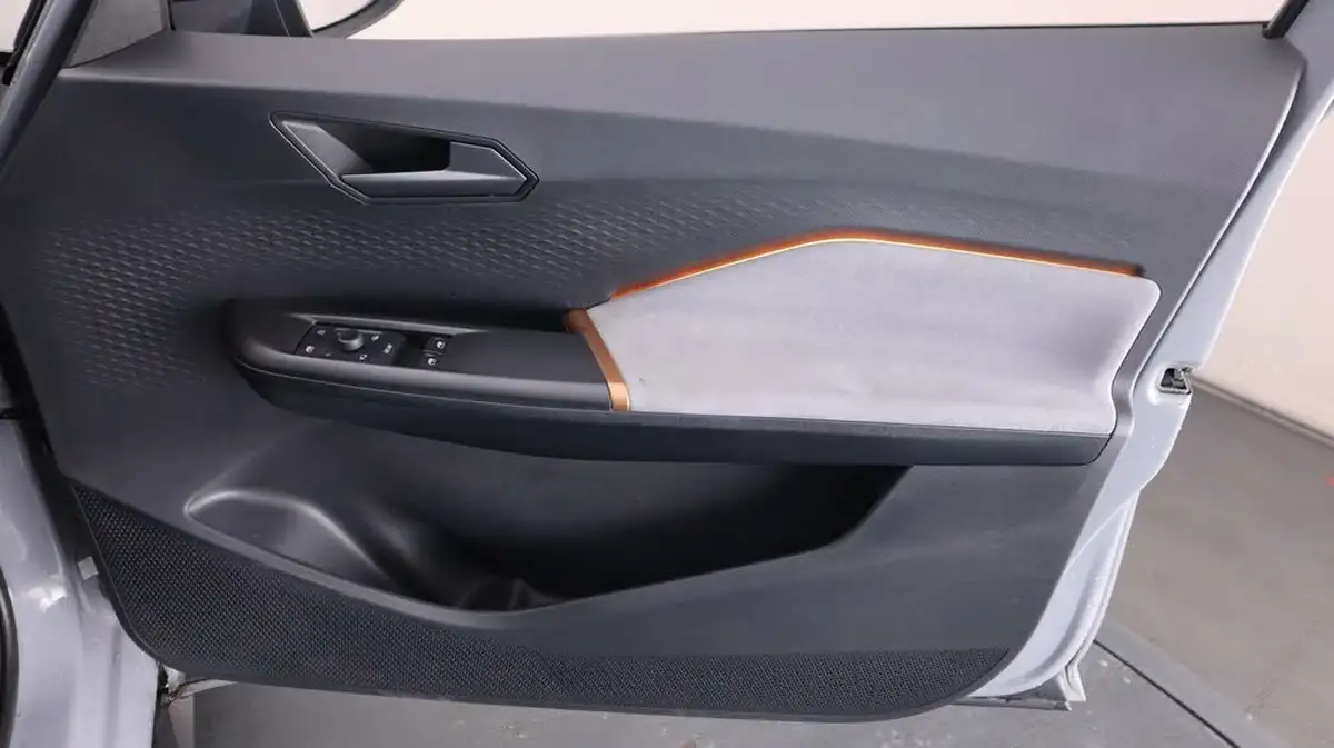 2022-cupra-born-e-v3-204ps-58kwh-big-15