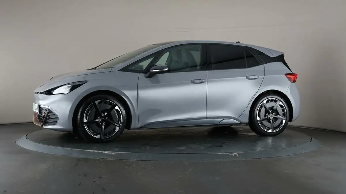 2022-cupra-born-e-v3-204ps-58kwh-big-33