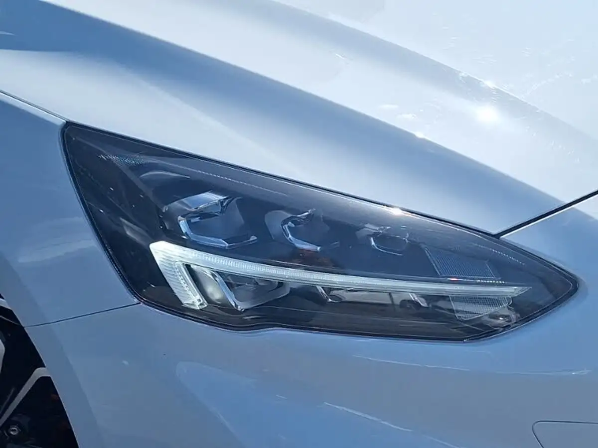 2020-ford-focus-15-st-line-x-hatchback-big-11