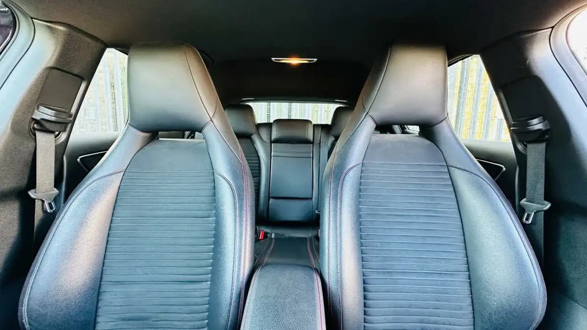 2015-mercedes-benz-gla-class-21d-gla-200d-amg-line-ss-big-40