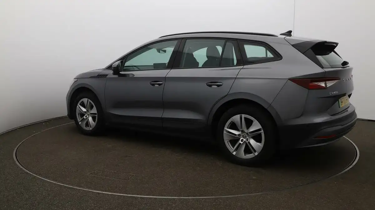 2022-skoda-enyaq-e-60-big-28