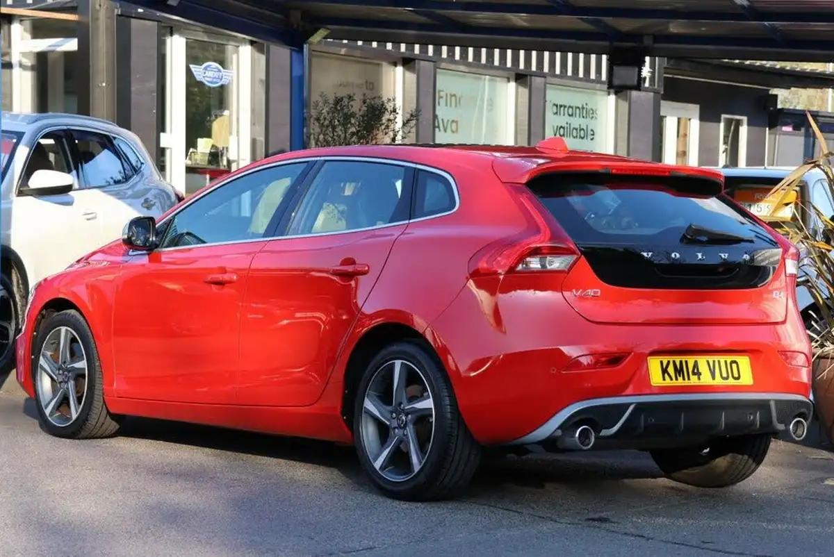2014-volvo-v40-20td-d4-r-design-lux-177bhp-1984cc-geartronic-big-20