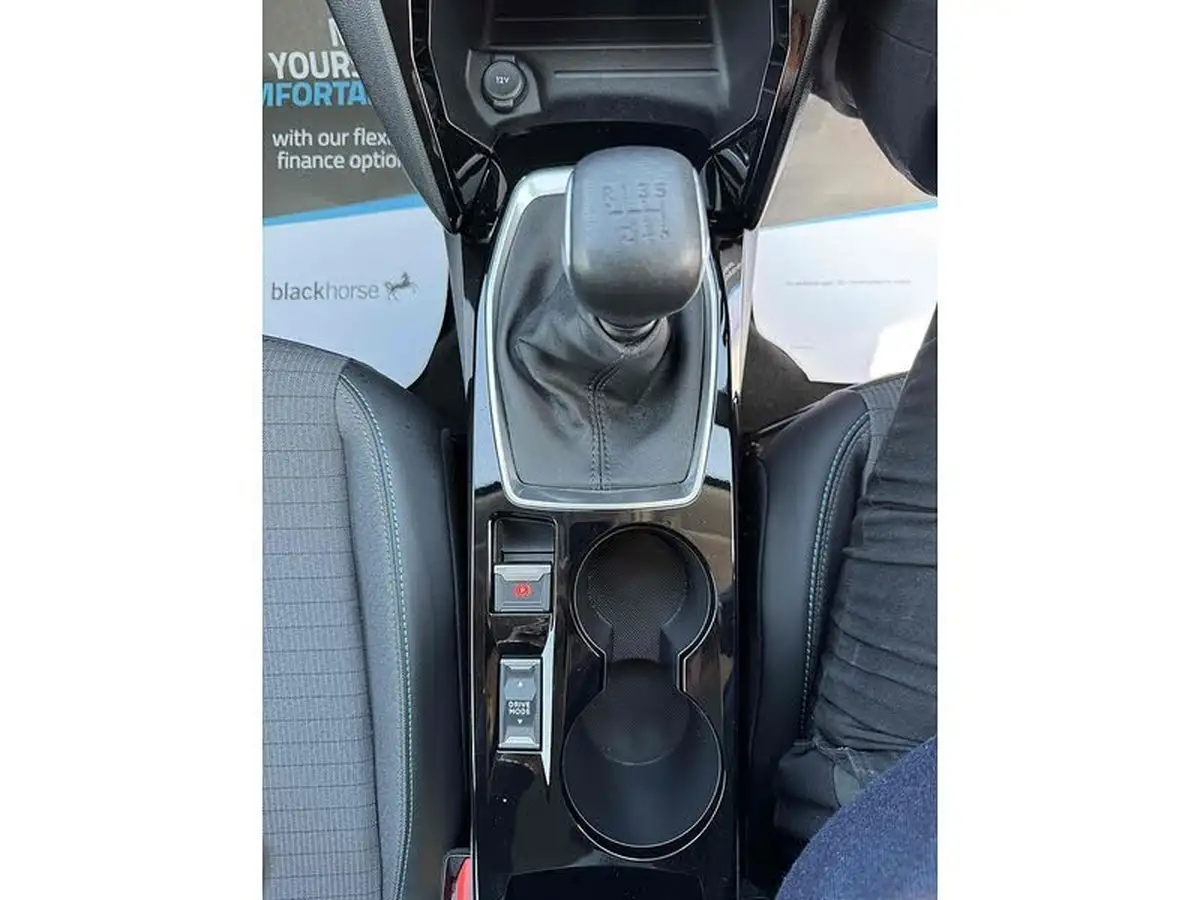 2022-peugeot-2008-suv-12-puretech-allure-premium-100bhp-big-27