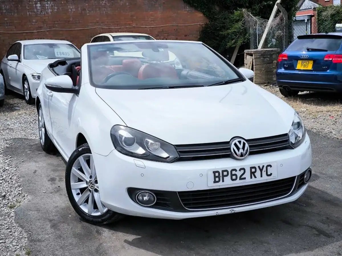 2012-volkswagen-golf-big-11