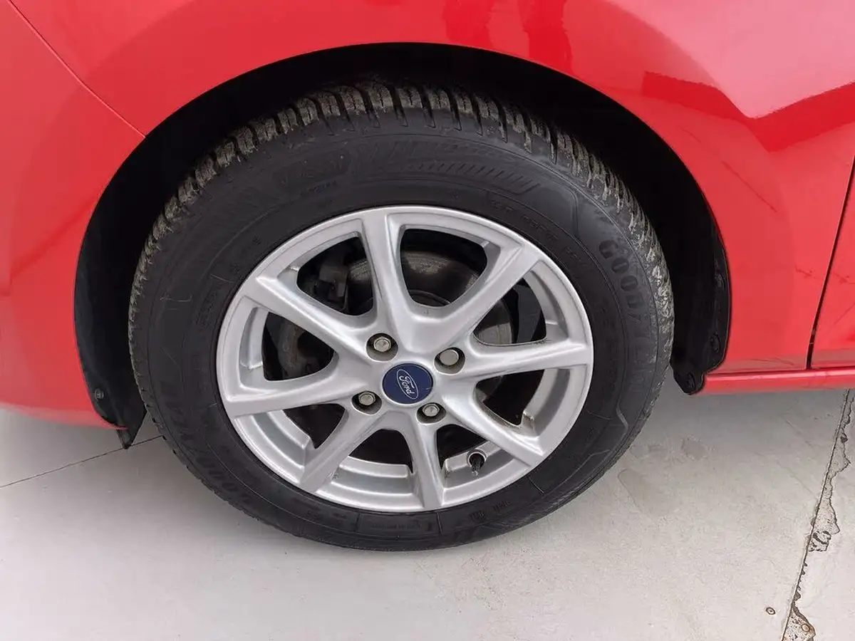 2018-ford-fiesta-10t-zetec-5d-big-7