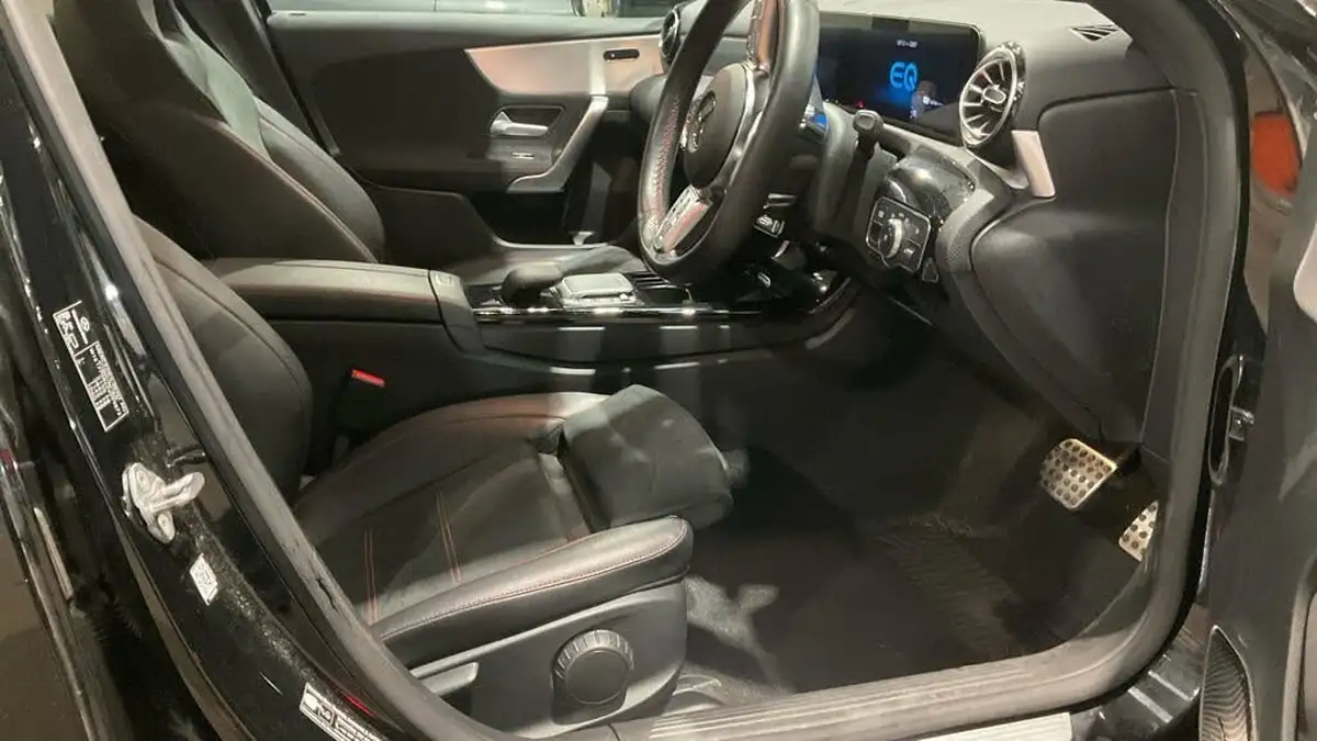 2021-mercedes-benz-a-class-13-a250e-amg-line-premium-hatchback-5d-big-8