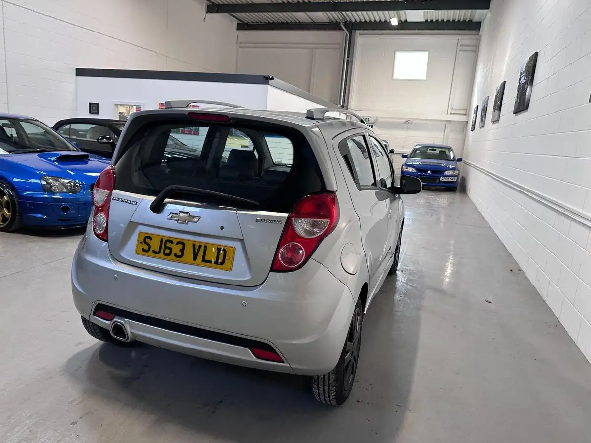 2013-chevrolet-spark-12-ltz-big-13