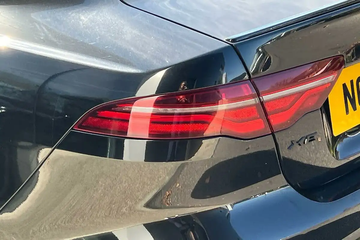2021-jaguar-xe-20-p250-r-dynamic-black-big-50