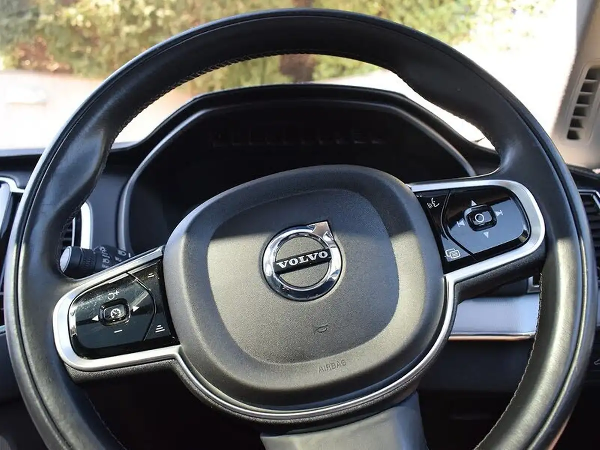 2016-volvo-xc90-20td-d5-inscription-big-26