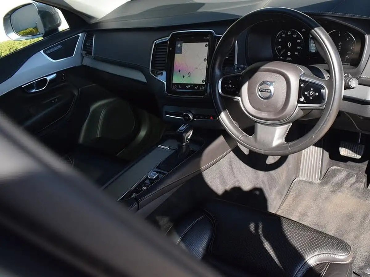 2016-volvo-xc90-20td-d5-inscription-big-2