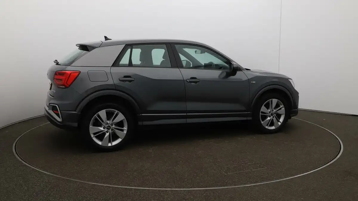 2022-audi-q2-15-35-tfsi-s-line-tronic-big-44