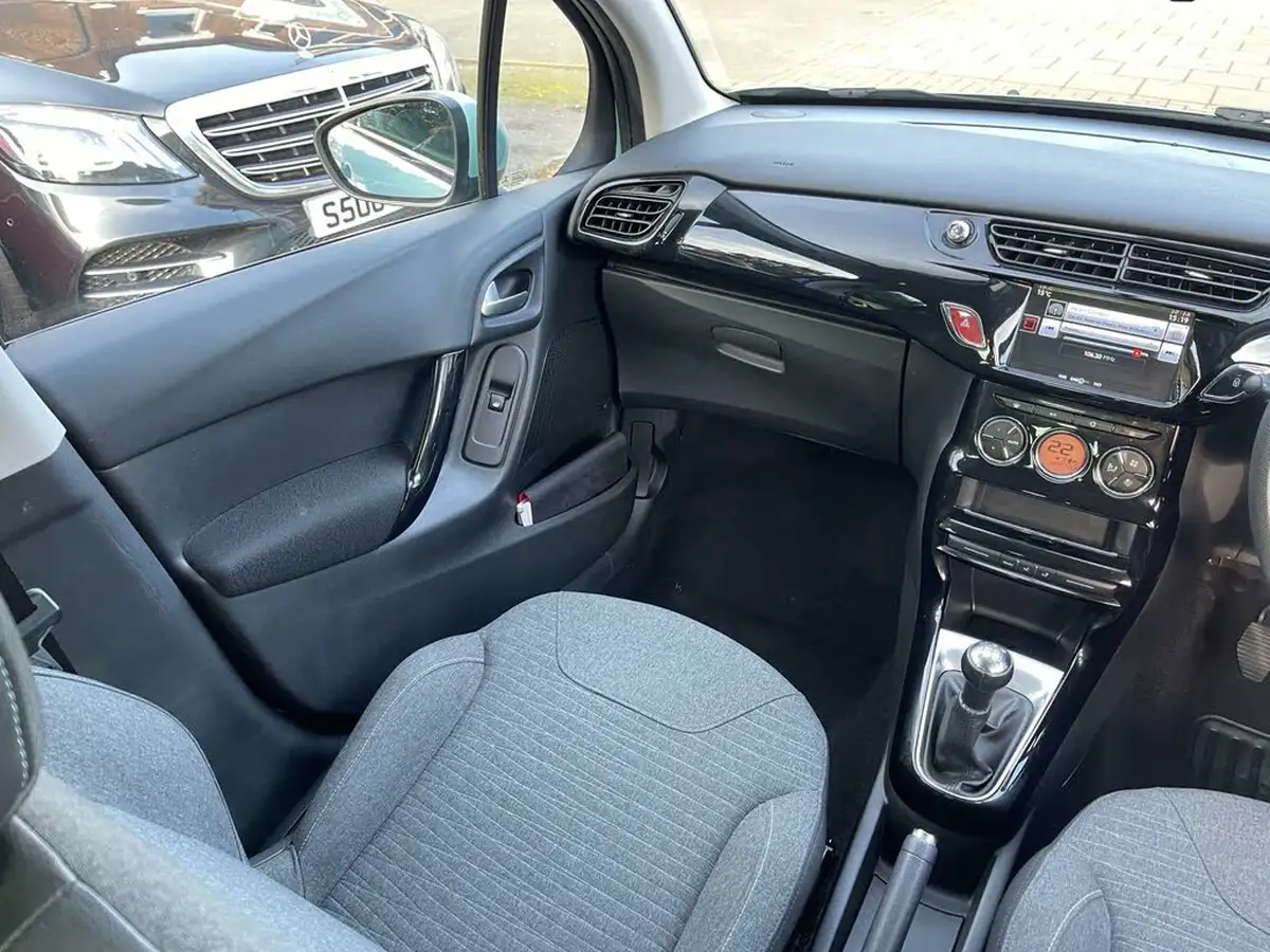 2017-citroen-c3-12-platinum-big-20