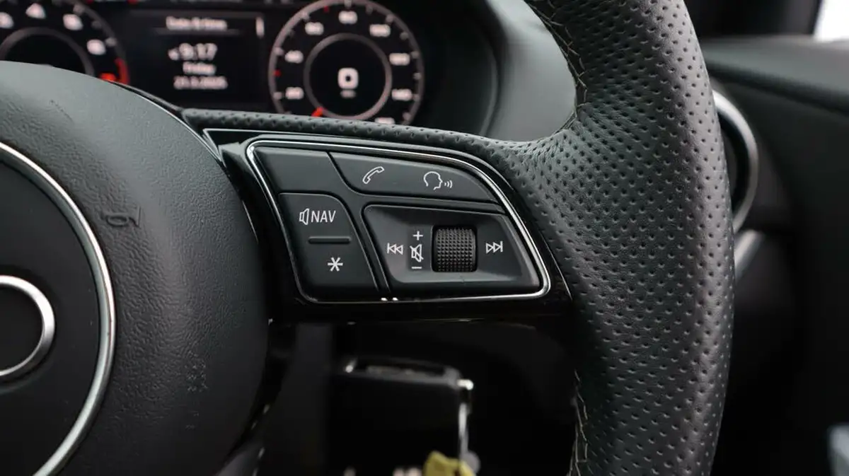 2022-audi-q2-15-35-tfsi-s-line-tronic-big-26